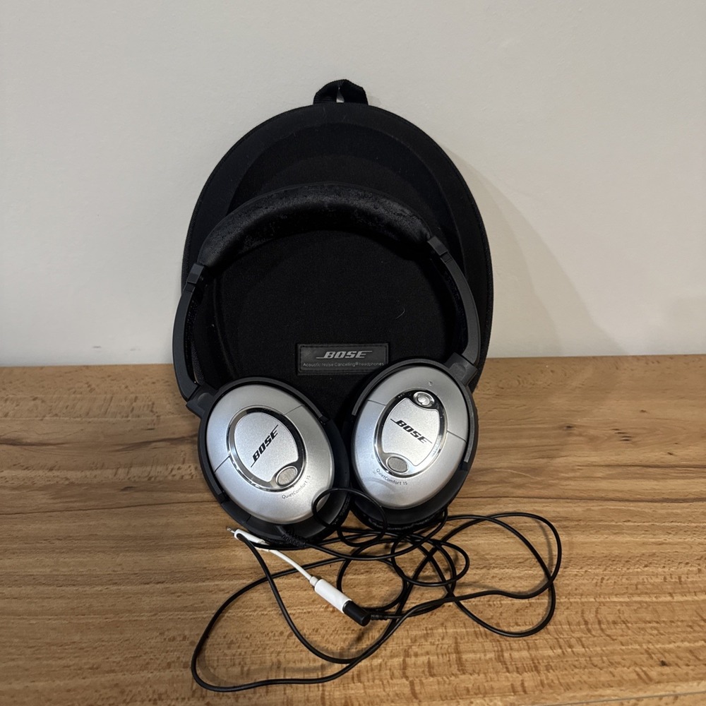 BOSE Quiet Comfort QC-15 Wired Acoustic Noise Cancelling Headphones W/ Case